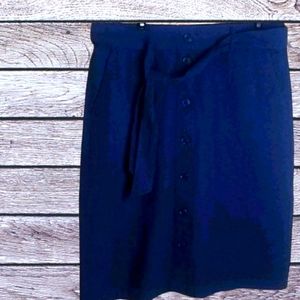 Liz Claiborne like new skirt size 8 blue